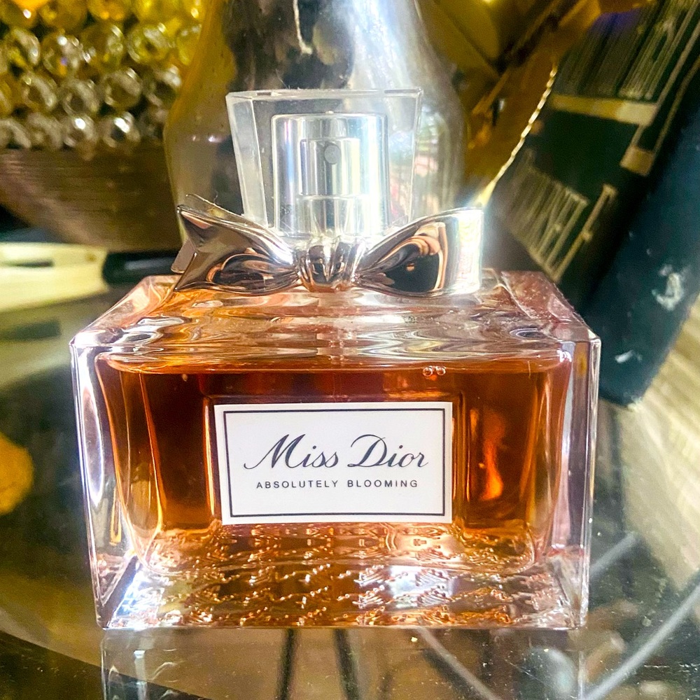 MISS DIOR ABSOLUTELY BLOOMING